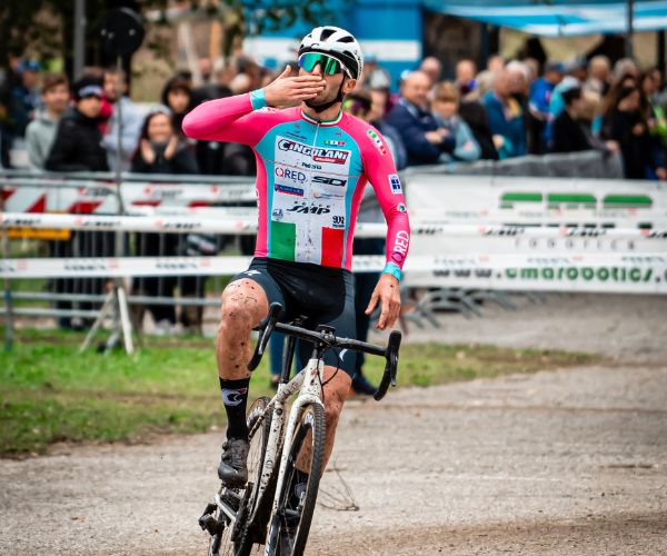 Team Cingolani Specialized: Oro per Antonio Macculi, Carlotta Borello e Tommaso Cingolani alla 3^ tappa del Giro delle Regioni Ciclocross 2024! Top - ten (8^) per Debora Piana al Campionato Europeo Gravel