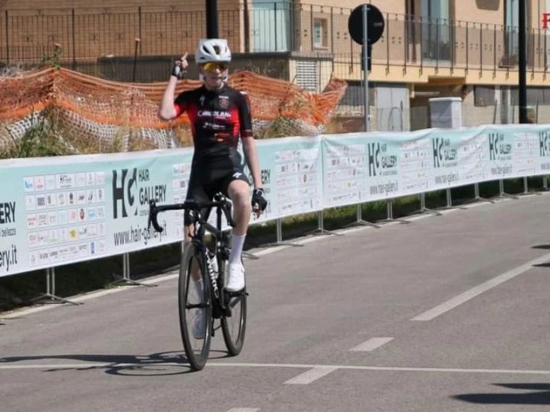 Team Cingolani Specialized: Su strada, Oro per Davide Sdruccioli a Fermo, e Argento per Tommaso Cingolani a Pergine Valsugana!  Argento per Christian Pallaoro a Collapietra, Bolzano (X.C.O)).